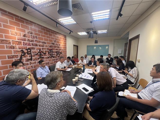 台灣新聞通訊社-百萬中轉客塞爆!金門人買無機票 立委爭取保留位提高至4成