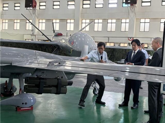 台灣新聞通訊社-為2100億無人機預算喊話 賴清德：別把國軍弟兄困立院