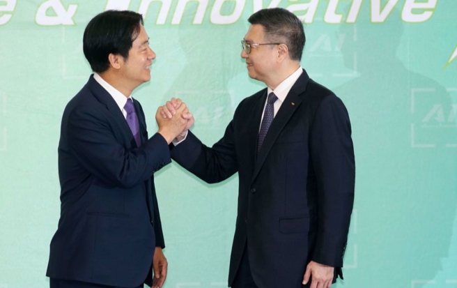 台灣新聞通訊社-毒油案卓揆為何絕不道歉?他曝除怕重演「江揆效應」外還有「高雄因素」