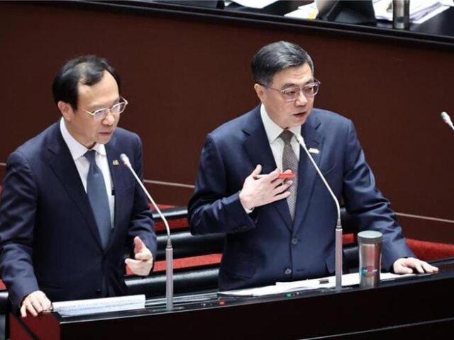 台灣新聞通訊社-卓揆怨地方「搶快」公布毒油  她轟：眼睜睜看人民吃致癌油？