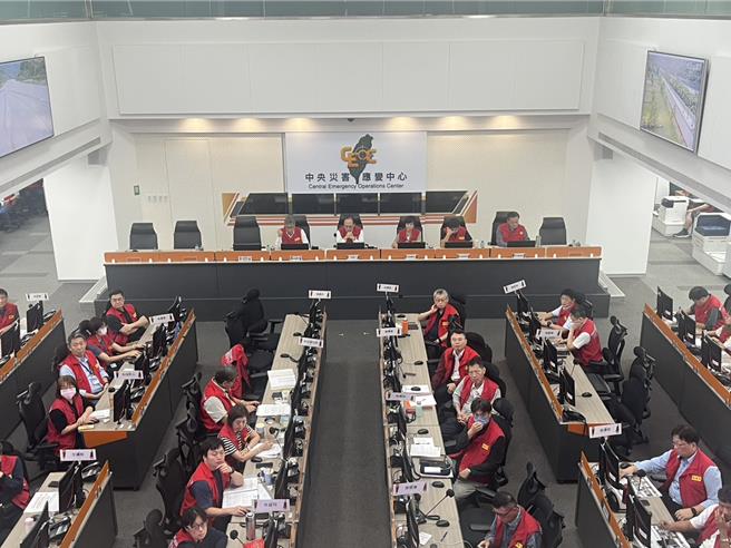 台灣新聞通訊社-萬里溪堰塞湖最快明日溢流 中央應變中心嚴密監控