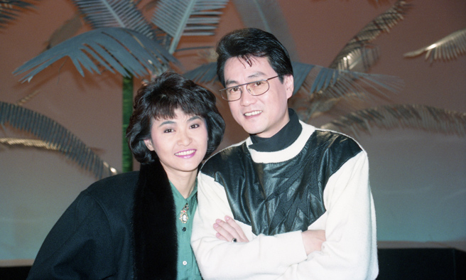 台灣新聞通訊社-周麟曾摔麥克風教訓新人歌手!對方竟是「香港四大天王之一」