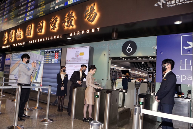 台灣新聞通訊社-懲罰單身族？9月起單人跟團出國不再配房 旅費恐增千元