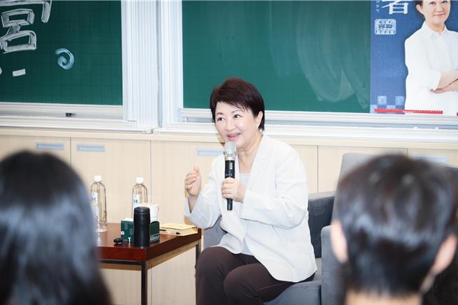 台灣新聞通訊社-遭疑搶快公布毒油 盧秀燕:中央方向不正確 地方不會盲目跟隨