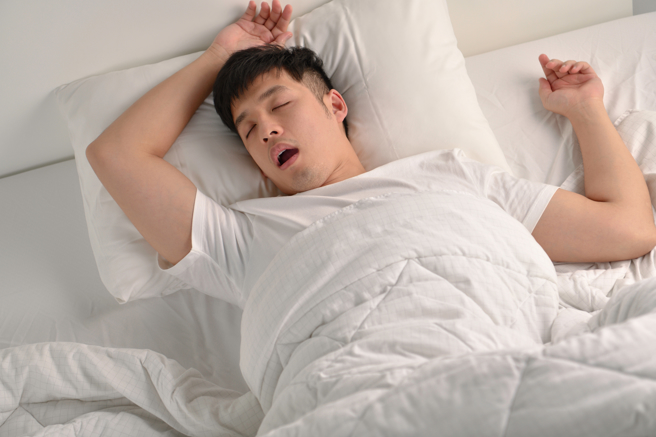 台灣新聞通訊社-40歲以上男人特別當心！常見睡眠障礙增「炒飯」失敗率