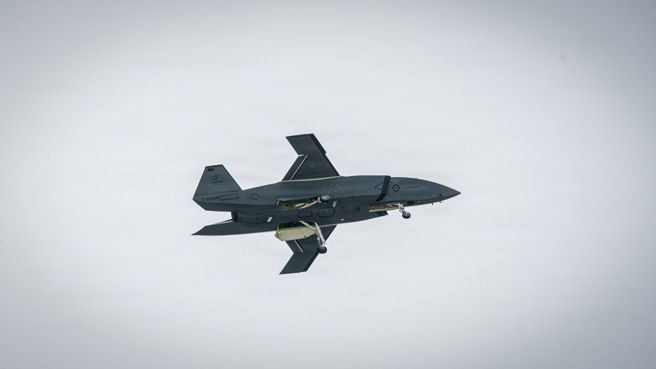 台灣新聞通訊社-MQ-28「幽靈蝙蝠」伴飛F-35完成太平洋演習 忠誠僚機概念落地