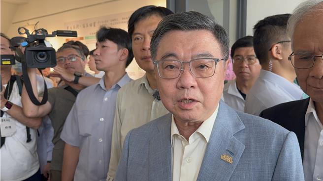 台灣新聞通訊社-卓揆首度道歉「未第一時間查處」她揭背後算計:不彎腰年底不用選了