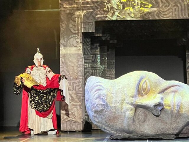 台灣新聞通訊社-吳興國羅馬演出  文化部僅出3張機票  網轟：黨只挺玻璃睪丸