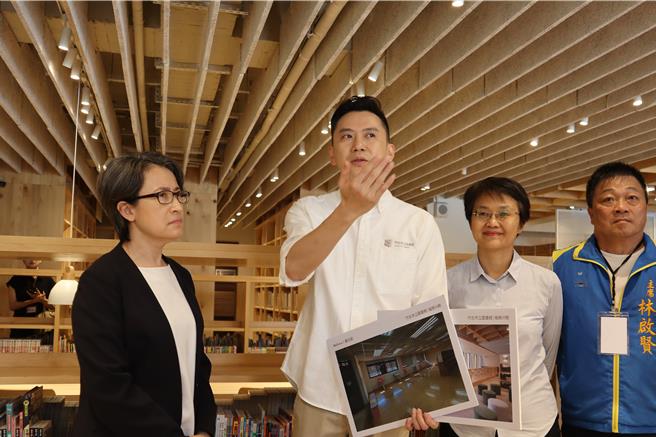 台灣新聞通訊社-蕭美琴聯手鄭朝方開箱竹北福德圖書館 打造「自帶香氣」美學新地標