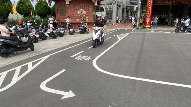 台灣新聞通訊社-台中大雅下鄉考照超吸睛 豐原監理站助92人圓駕照夢