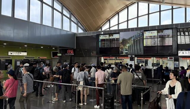 台灣新聞通訊社-堰塞湖遲未溢流！台鐵停駛令急轉彎 花蓮旅客鬆口氣