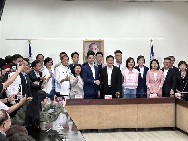 台灣新聞通訊社-致癌油風波 蔣萬安號召725上凱道!郭正亮預估結局