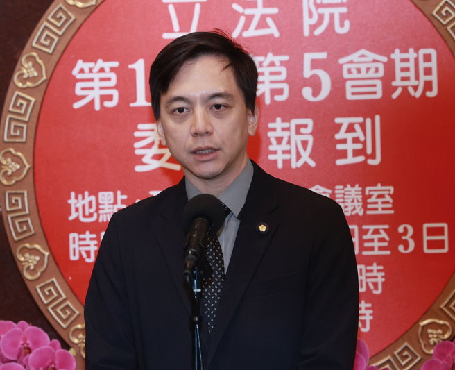 台灣新聞通訊社-AI諷刺毒油影片涉「 偽造文書 」？ 藍委牛煦庭：民進黨別說笑了！