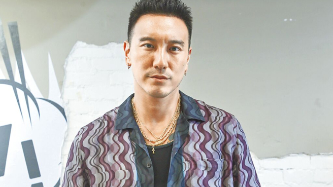 台灣新聞通訊社-王陽明喊「像個男人」被酸投胎好 道歉認：我是高富帥
