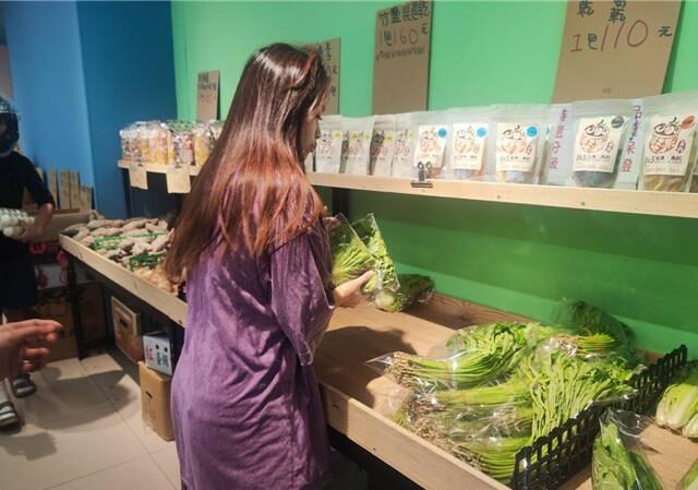 台灣新聞通訊社-巴威颱風逼近北台灣！菜價維持高點 A菜單月飆5倍