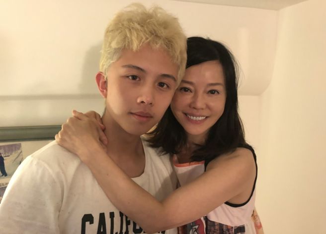 台灣新聞通訊社-孫安佐交保一家三口團圓 狄鶯首吐心聲:受罰應該的