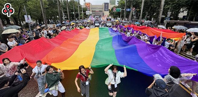 台灣新聞通訊社-川普反DEI吹進台灣? 政院民調曝同婚認同度大減