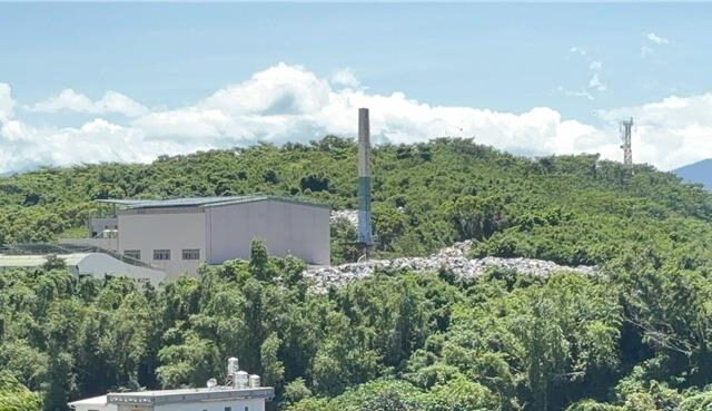 台灣新聞通訊社-小琉球1500噸垃圾山曝光！鄉民嘆：以前綠油油一片