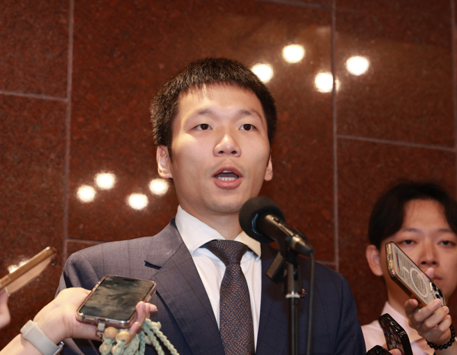台灣新聞通訊社-金牌部長成選戰防線?謝寒冰點出關鍵:動李洋 民進黨年底絕對受傷