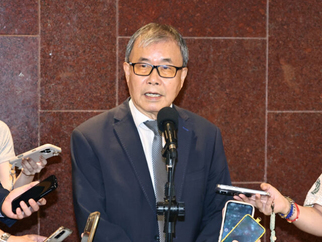 台灣新聞通訊社-鄭英耀跑輔選卻喊「不要那麼政治」！柯志恩曝教育部差別待遇