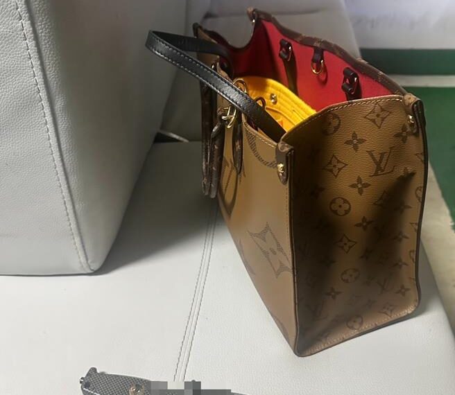 台灣新聞通訊社-LV包成目標!男子持刀搶奪 3小時內遭士林警逮捕歸案