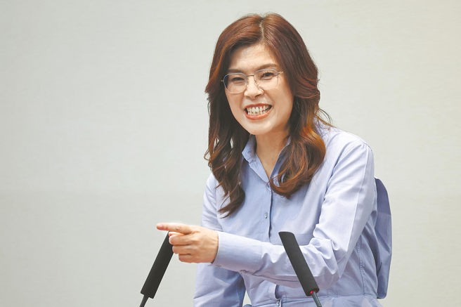 台灣新聞通訊社-邀鄭麗文掃市場造勢 楊植斗讚:能量深受基層喜愛