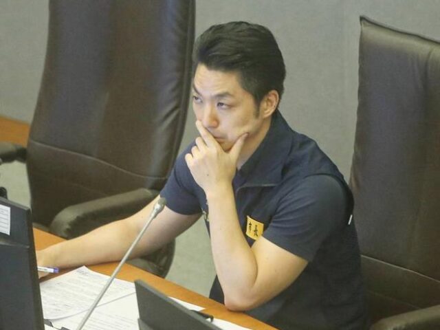 台灣新聞通訊社-巴威颱風逼近！雙北、桃園明天再停班停課
