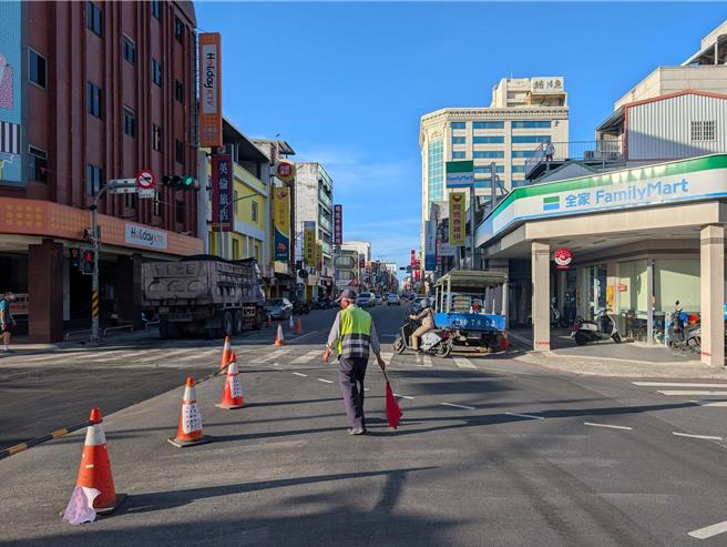台灣新聞通訊社-台東中華路大封路惹怨!遭點名交管5亂象 縣府回應了