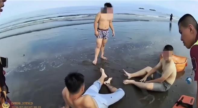 台灣新聞通訊社-命大!新屋2國中生笨港沙灘溺水 海巡出動遙控救生圈驚險救命