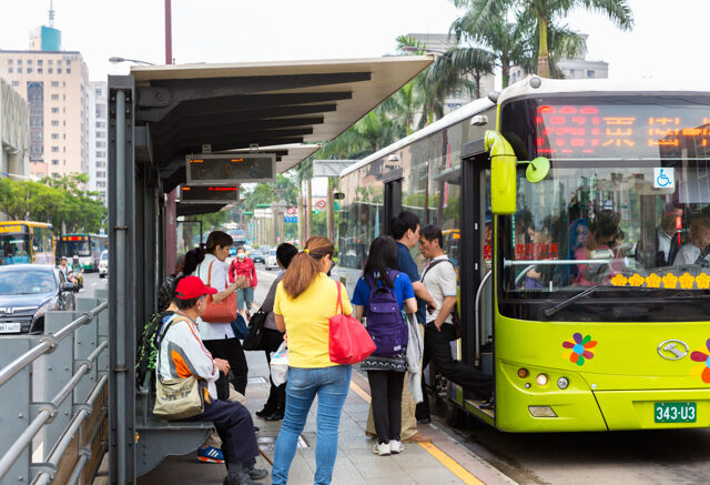 台灣新聞通訊社-日花6分鐘做1運動 死亡風險大降40％  追公車也算