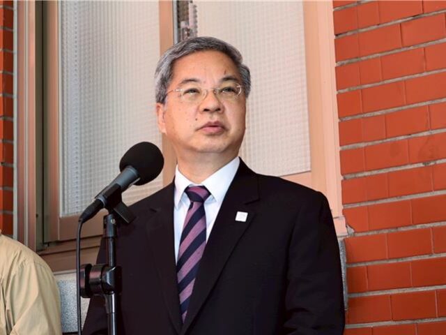 台灣新聞通訊社-川普又吹美產晶片市占率要達50％ 經長喊台積電在台要蓋16廠