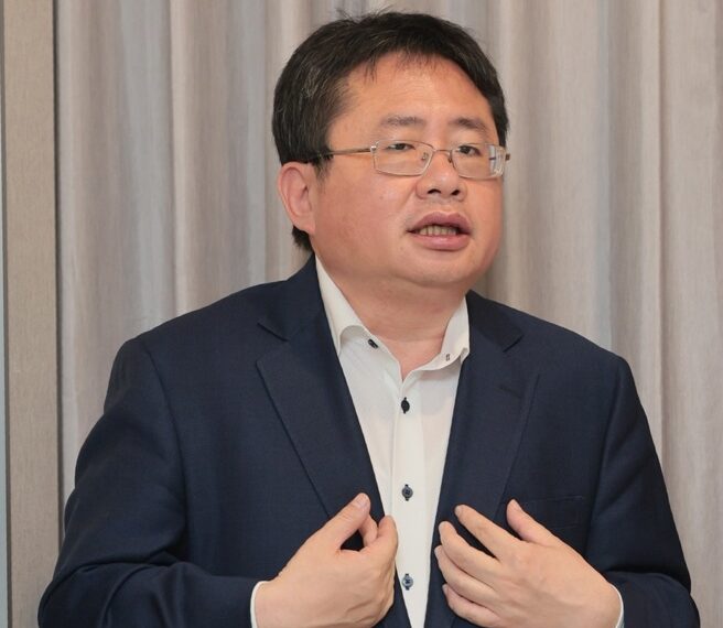 台灣新聞通訊社-矢板明夫案 政院大動作將嚴審港澳入境人士 賴士葆爆目的