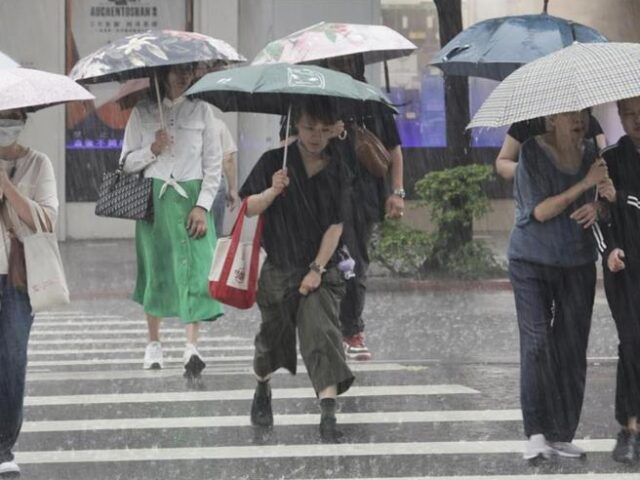 台灣新聞通訊社-快訊》午後雨彈開炸 6縣市大雨特報 下到晚上