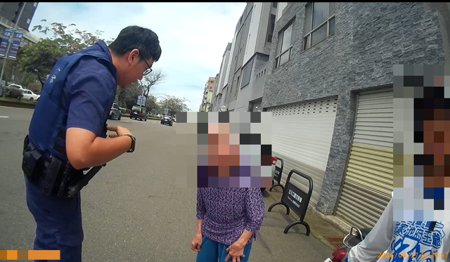 台灣新聞通訊社-阿婆散步失聯急壞家人！警一眼認出身分 1小時內助團圓