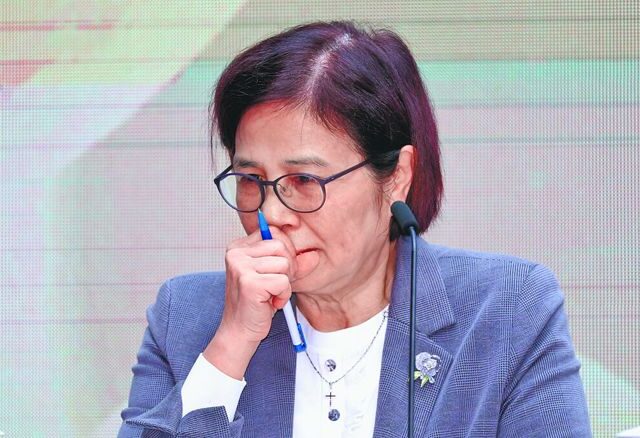 台灣新聞通訊社-楊珍妮為何被停職？謝寒冰揭貓膩：年底賴瑞隆會很麻煩