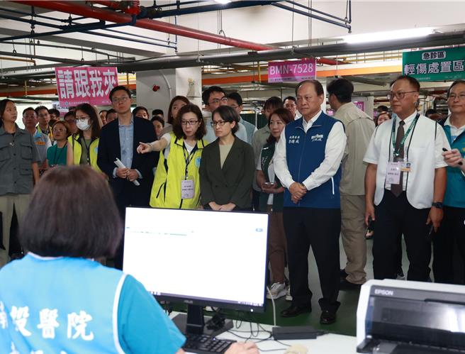 台灣新聞通訊社-蕭美琴突襲視察南投城鎮韌性演習 首度無劇本兵推現場氣氛緊繃