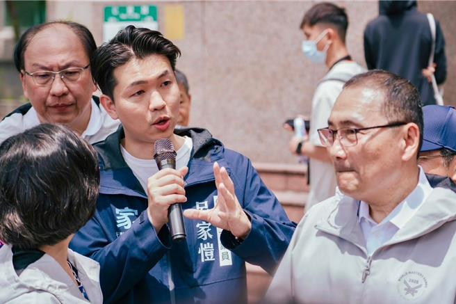 台灣新聞通訊社-綠委稱還沒上任政見4項實現 藍議員大酸：吃到沈伯洋口水？