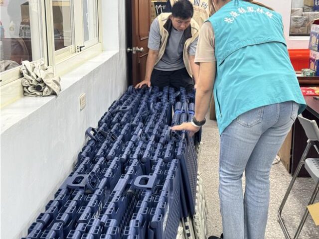 台灣新聞通訊社-萬里溪堰塞湖紅色警戒未解 安置居民盼返家：還是自己「狗窩」好