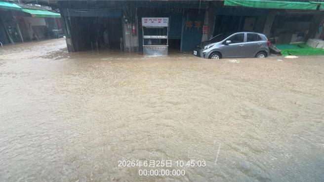 台灣新聞通訊社-賴當蔣面稱「內湖淹水罕見」 媒體人火了:忘記自己當過台南市長?