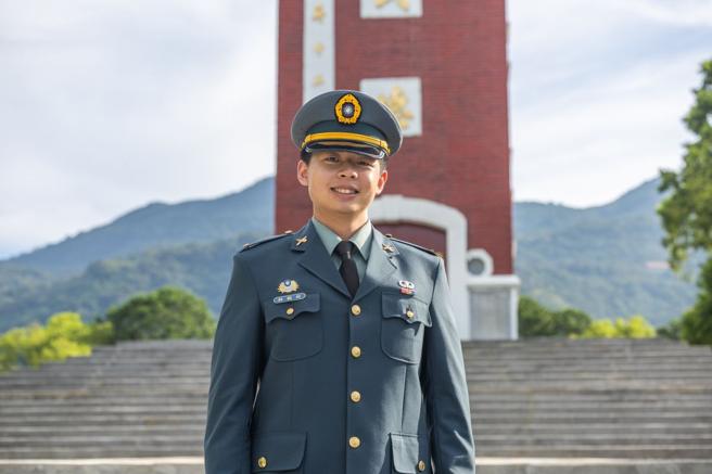 台灣新聞通訊社-【三軍八校院聯合畢典】西點畢業林翰佑奉獻所學 攜手提升部隊戰力