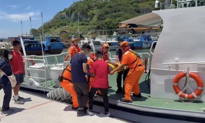 台灣新聞通訊社-巡防艇變海上救護車! 北竿昏迷男緊急後送南竿