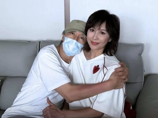 台灣新聞通訊社-劉嘉玲客串《功夫女足》 周星馳「小鳥依人」摟肩畫面曝光