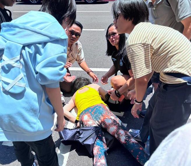 台灣新聞通訊社-現學現用!菲消防員來台受訓 西門町街頭救倒地民眾
