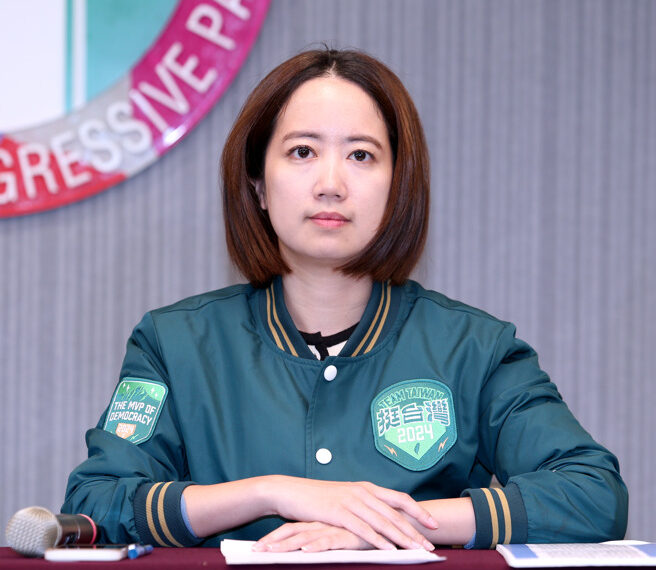 台灣新聞通訊社-戴瑋姍稱苯駢芘「植物天然就有」慘翻車 臉書遭灌爆:妳多喝點