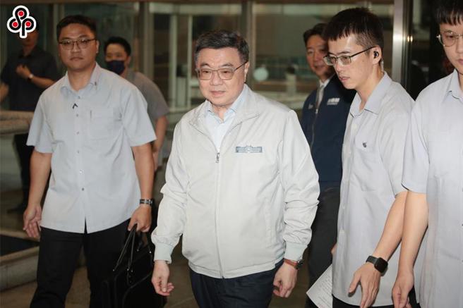 台灣新聞通訊社-毒油風暴 卓揆該下台嗎?10萬人網路投票結果太震撼