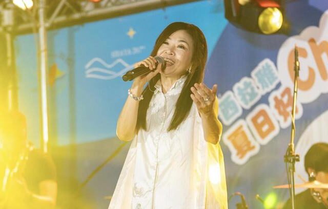 台灣新聞通訊社-61歲馬毓芬現身再唱亡兄馬兆駿經典吐心聲！身旁冒小鮮肉互動曝
