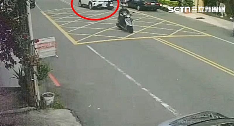 台灣新聞通訊社-竹南驚悚車禍!毒癮男逆向撞死騎士肇逃…車內藏喪屍煙彈逃亡5小時落網