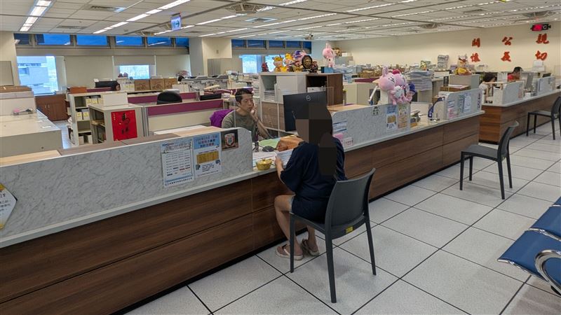 台灣新聞通訊社-為救閨蜜代墊50萬醫藥費!新北婦欠稅19萬房遭查封 執行署通融准分期