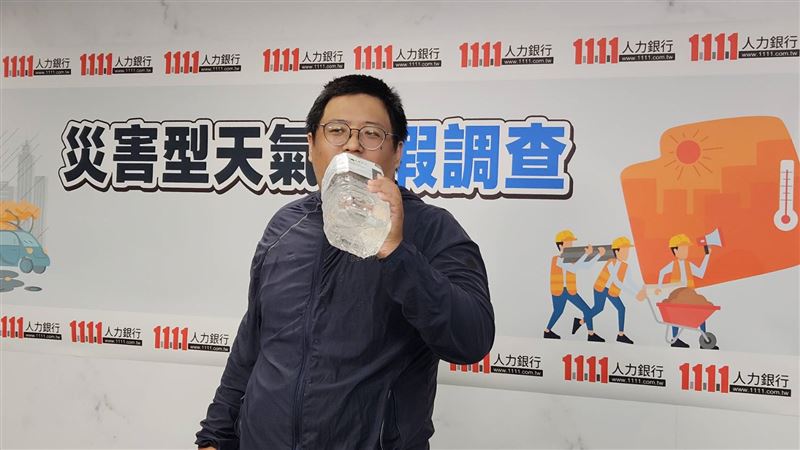 台灣新聞通訊社-烈日豪雨都照送！外送員日跑45單月入8萬　高溫送餐險休克只為存修房金