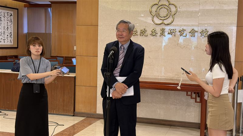 台灣新聞通訊社-質詢拿殉職參謀總長開「地獄哏」　許忠信昨道歉今改口：沒有道歉必要